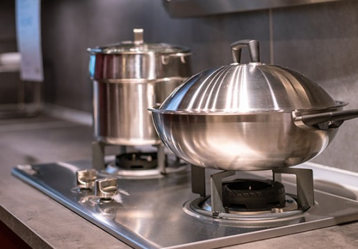 Why should I choose stainless steel for cookware?